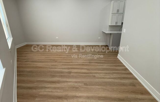5071 N NORTHWEST HWY