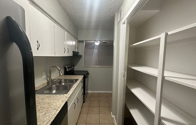 1 bed, 1 bath, 630 sqft, $985