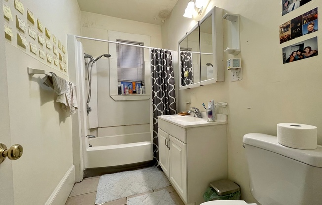 3 beds, 1 bath, $4,000, Unit 2