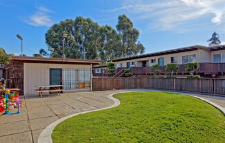 Highland Terrace freshly remodeled 2 bedroom apartment, available now!