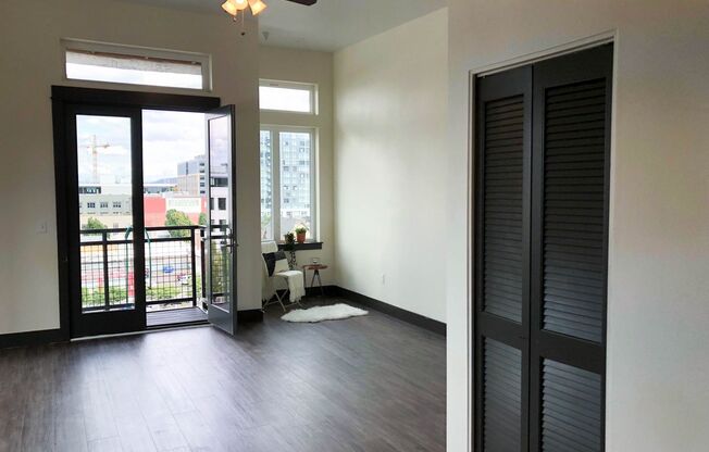 Studio, 1 bath, 302 sqft, $1,150, Unit 307*