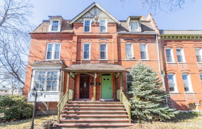 11266 S CHAMPLAIN AVE