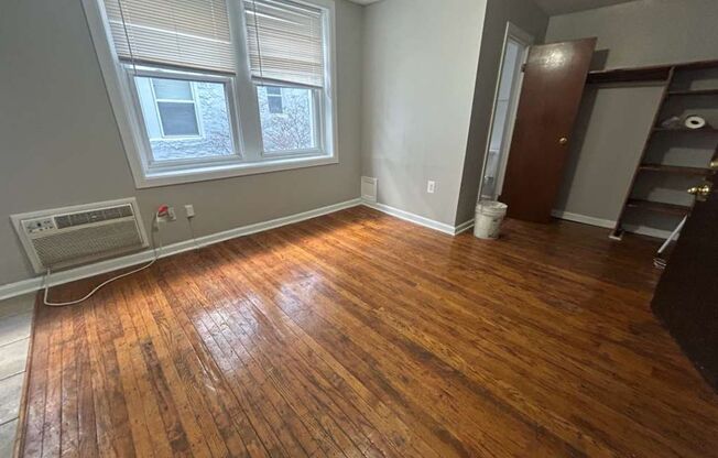 Studio, 1 bath, 280 sqft, $890, Unit B12