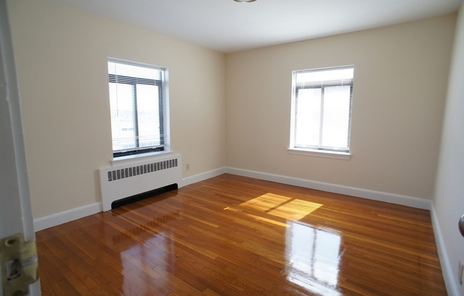 425 NEWPORT AVE