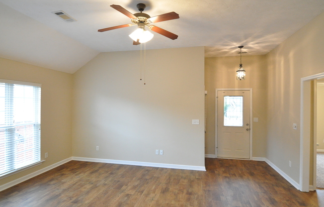 3 beds, 2 baths, $1,350