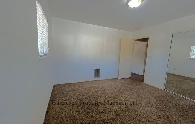 2 beds, 1 bath, $2,400