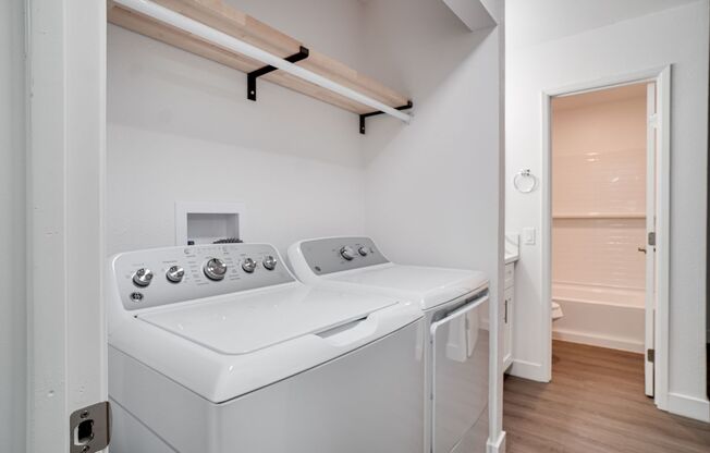 1 bed, 1 bath, 700 sqft, $2,195, Unit 13