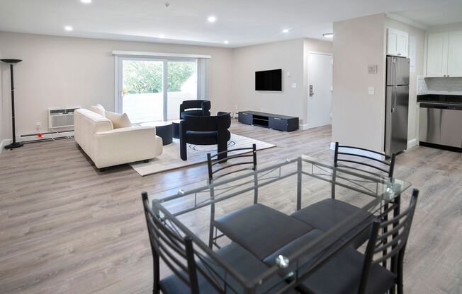 2 beds, 1 bath, 1,050 sqft, $2,750, Unit 75-4