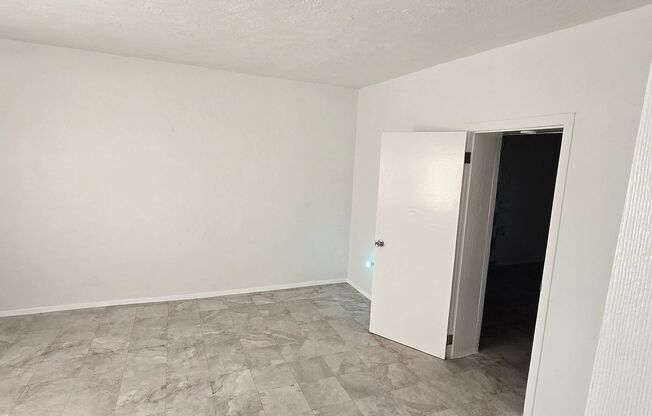 2 beds, 1 bath, 1,068 sqft, $1,150, Unit House