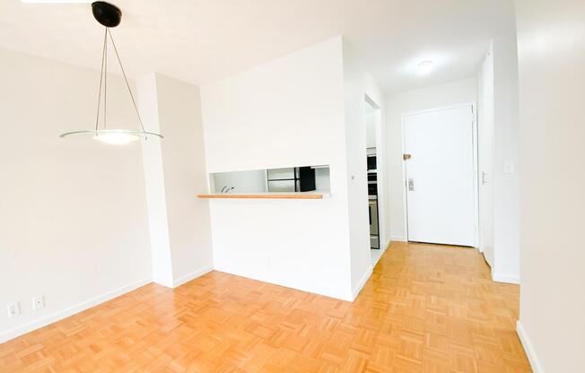 1 bed, 1 bath, 780 sqft, $5,000, Unit 7I