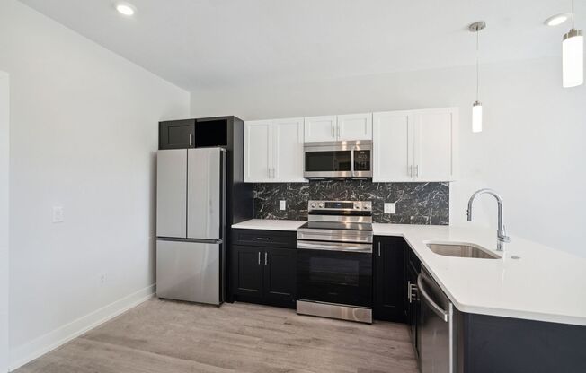 1 bed, 1 bath, 597 sqft, $1,650, Unit D02