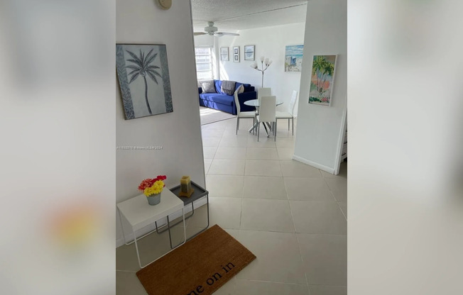 220 KINGS PT DR