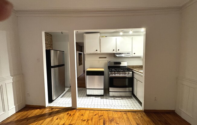 1 bed, 1 bath, $3,300, Unit 1