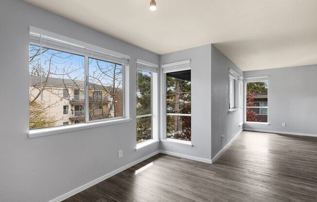 2 beds, 1.5 baths, 860 sqft, $2,250, Unit 404