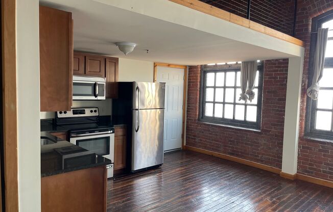 2 beds, 1 bath, 1,200 sqft, $1,750, Unit 1401 WALK UP