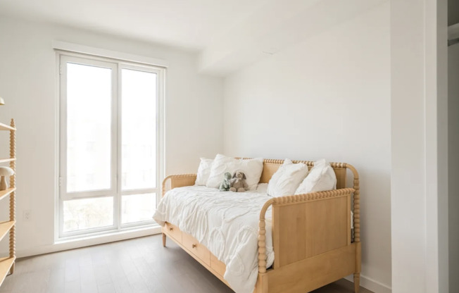 3 beds, 2 baths, $7,375, Unit 341