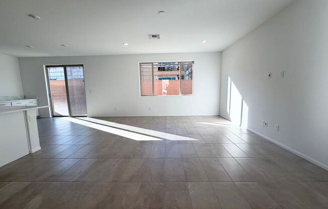 5975 LINDENBERRY WALK AVE