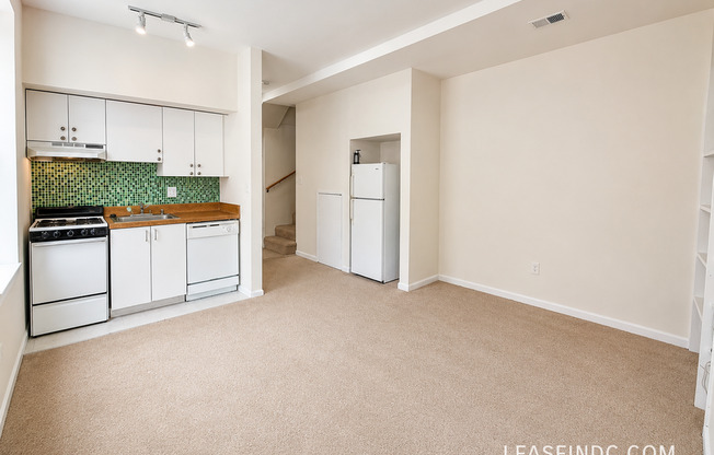 1532 15 ST NW