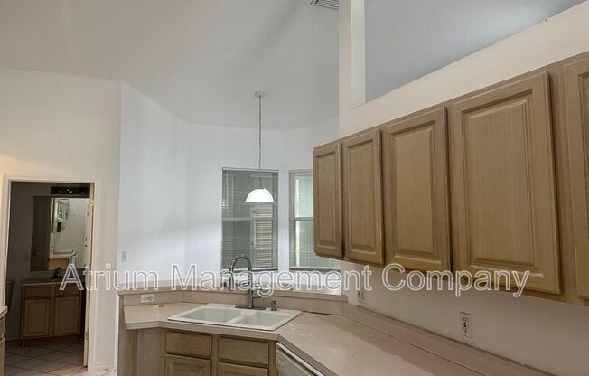 815 NELSON AVE NE