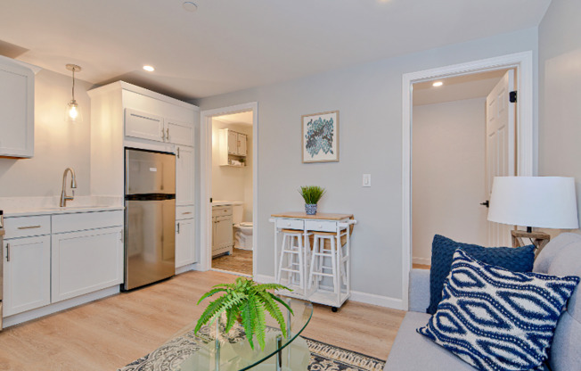 528 OCEAN BLVD