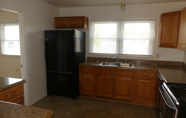 3 beds, 1 bath, $1,400