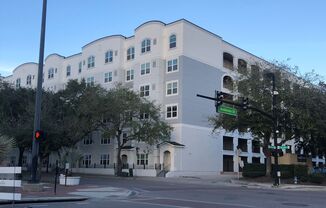 Perfectly priced 1/1 in heart of Downtown Orlando