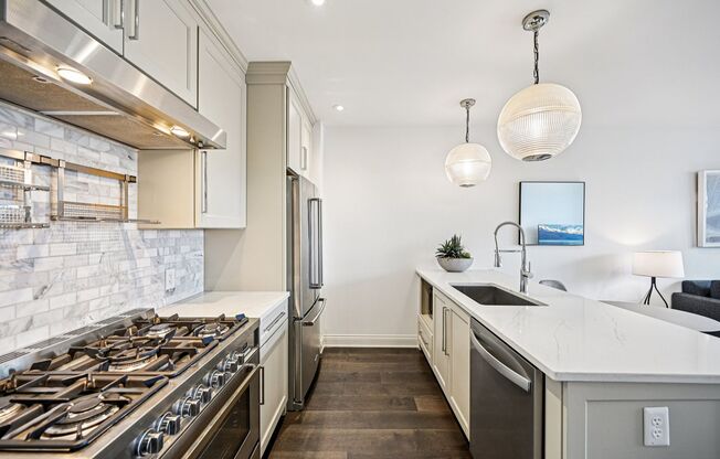 1 bed, 1 bath, 686 sqft, $1,995, Unit 503W