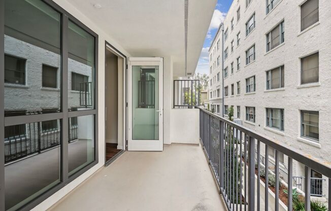 Studio, 1 bath, 675 sqft, $2,400, Unit 611