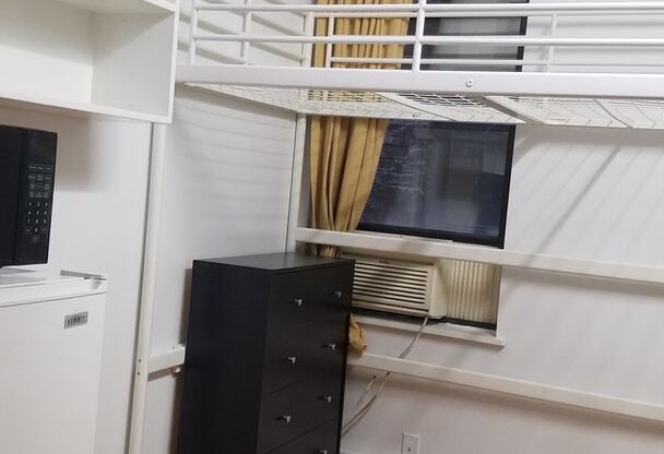 1 bed, 1 bath, 90 sqft, $1,195, Unit 14 - 3D