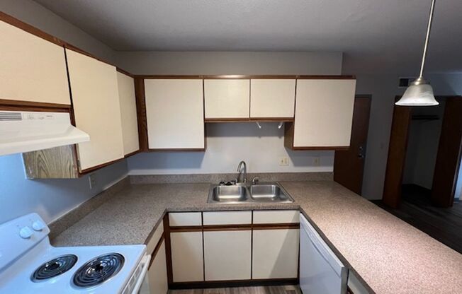 1 bed, 1 bath, 550 sqft, $750, Unit 405