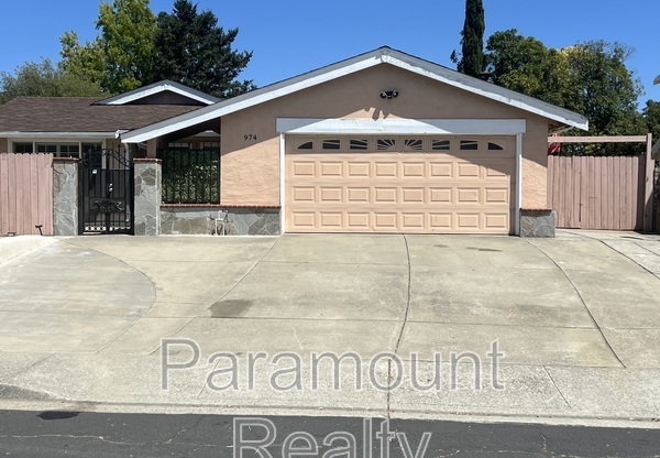 974 CORAL DR