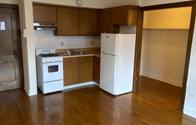 Studio, 1 bath, 320 sqft, $1,325, Unit 225-312