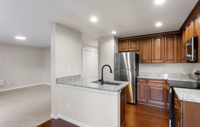 2 beds, 2 baths, 980 sqft, $2,300, Unit B101