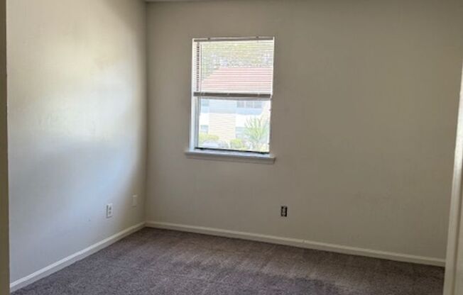 1 bed, 1 bath, 640 sqft, $990, Unit 176K