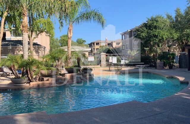 1 bed, 1 bath, 692 sqft, $1,095, Unit 327