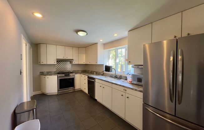 Charming 4 Bedroom/3.5 Bathroom Detached Home in Homeland, MD!