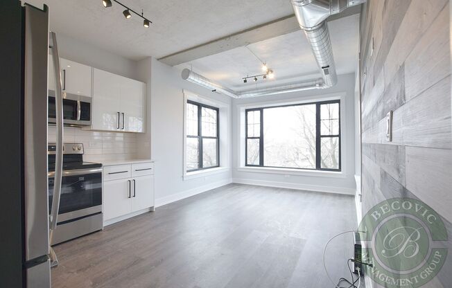 2 beds, 1 bath, 570 sqft, $2,500, Unit 301