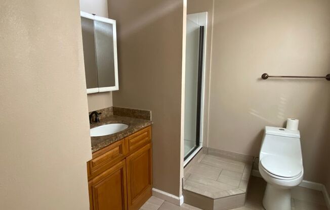 2 beds, 1 bath, $1,900, Unit # 12