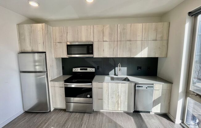 1 bed, 1 bath, 414 sqft, $1,375, Unit 207