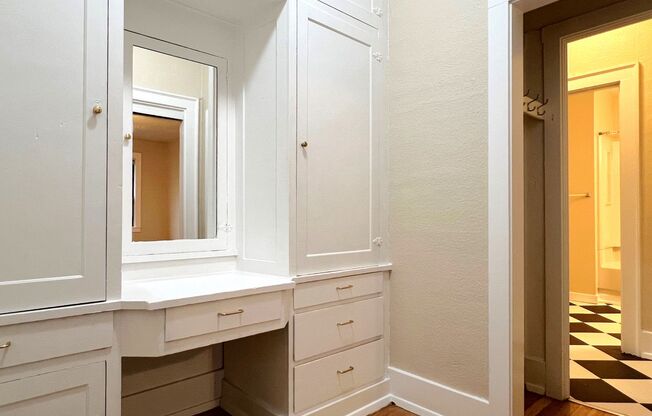 Studio, 1 bath, 525 sqft, $1,165, Unit 213