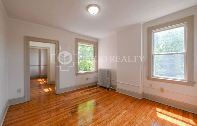 2 beds, 1 bath, $1,550, Unit C1