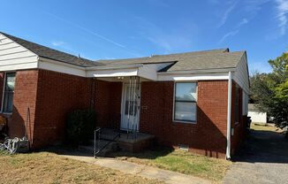 1 bed duplex close to all things Norman! New paint, carpet and flooring!