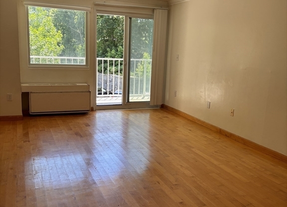 2 beds, 2 baths, 1,055 sqft, $2,400, Unit 318