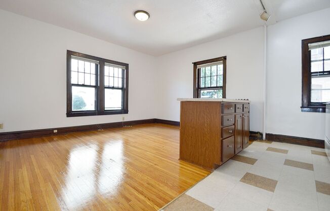 1 bed, 1 bath, 420 sqft, $945, Unit 7 - 06