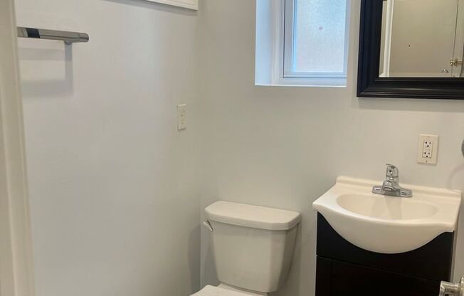 1 bed, 1 bath, 375 sqft, $1,250, Unit 3H