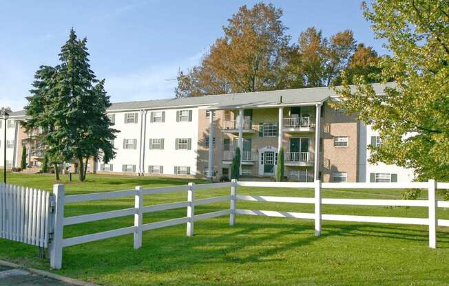 Landscaping at Eastwood Arms Apartments