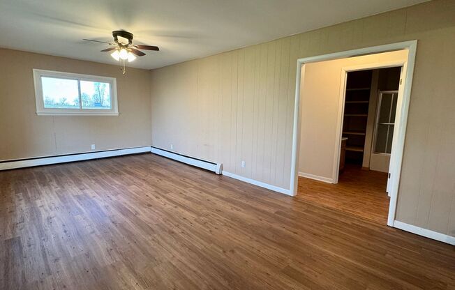 Charming 2-Bedroom Country Home with Garage Near Eau Claire