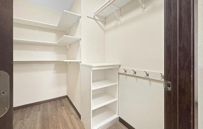 2 beds, 1 bath, 963 sqft, $1,415