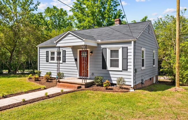 Beautiful 2 bedroom, 1 bath home near Downtown Durham, High-end Finishes and fenced-in backyard!