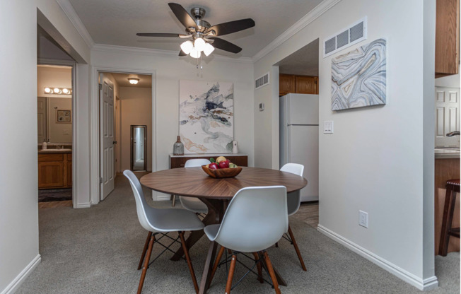 2 beds, 2 baths, 1,000 sqft, $1,525, Unit 960-12